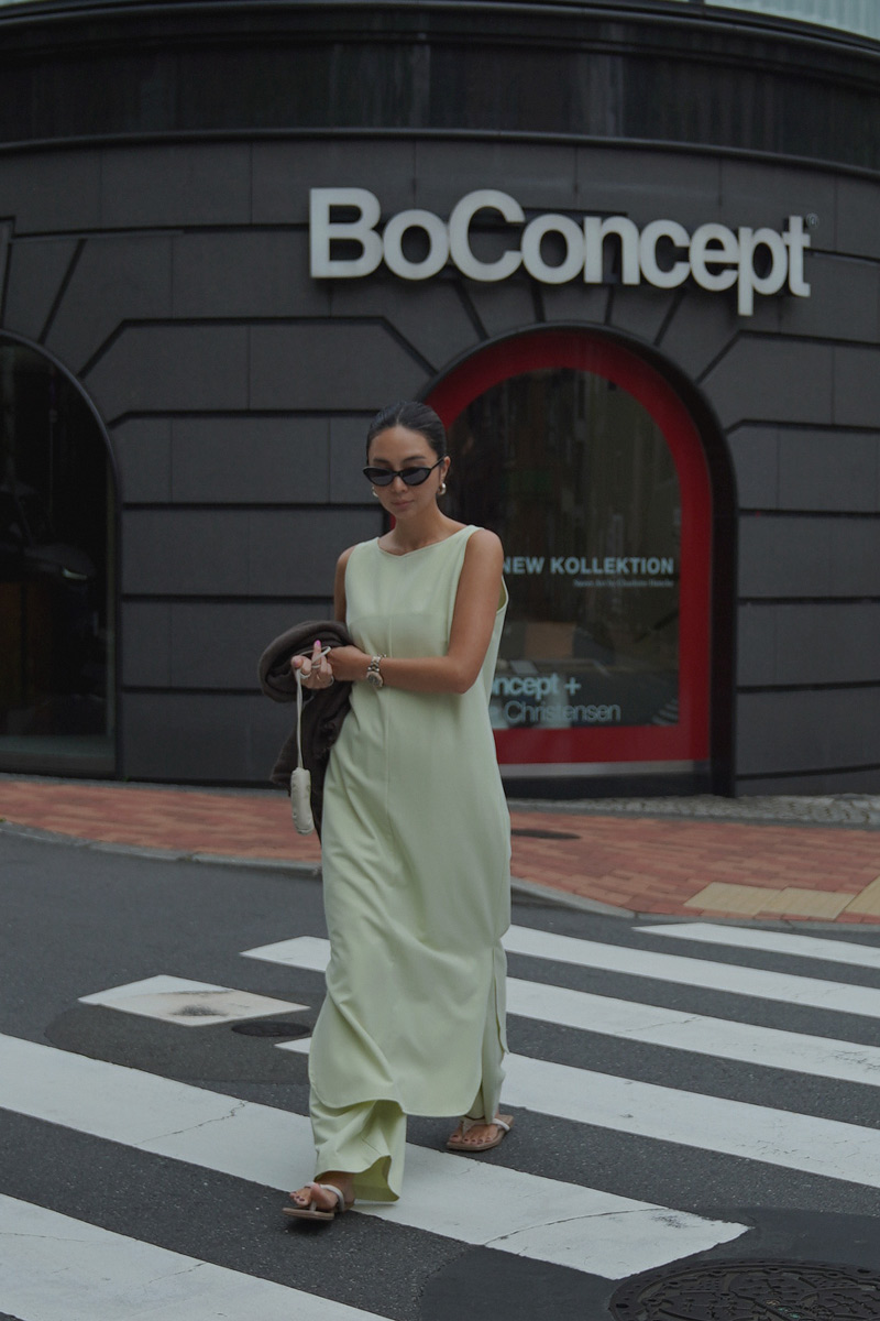 Boat-neck Slit One-piece