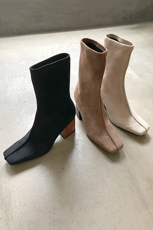 Center Seam Suede Boots