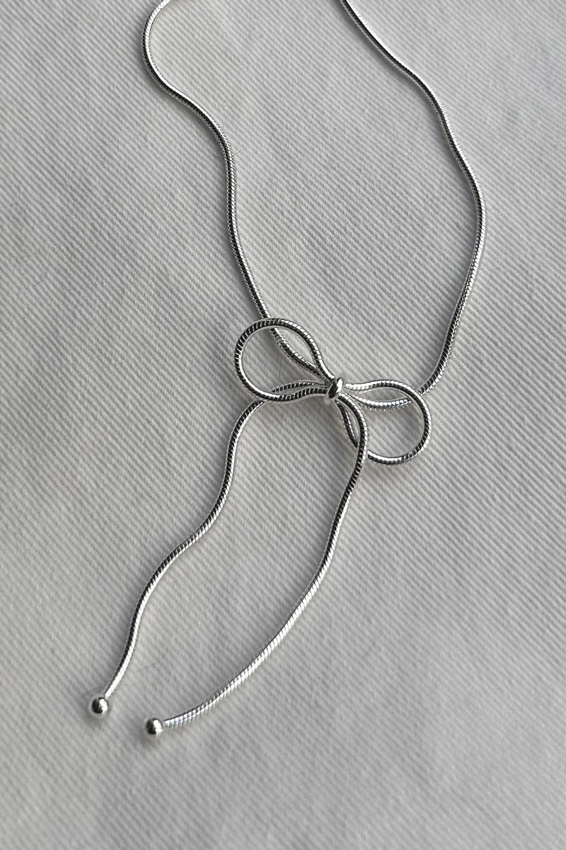 Ribbon Chain Necklace