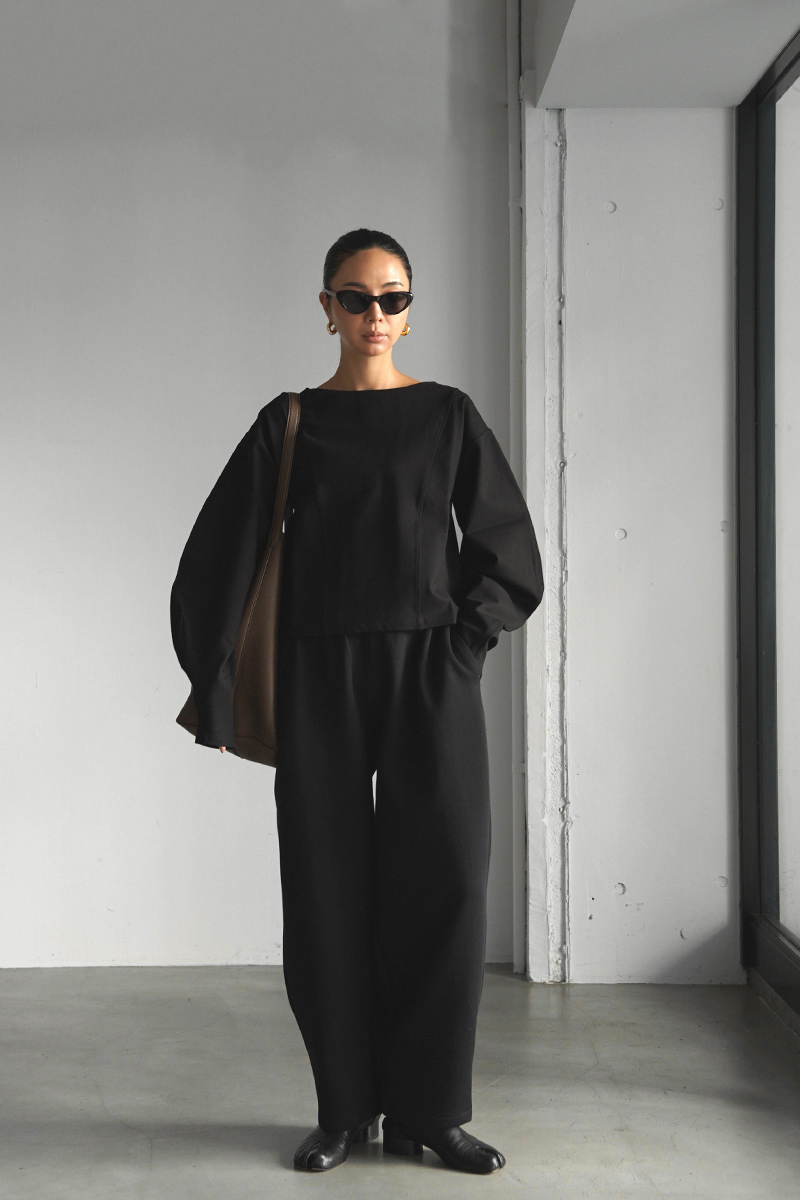 Punch Curve Sleeve Tops