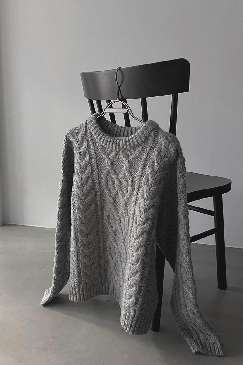 Cable Round-neck Wool Knit Tops