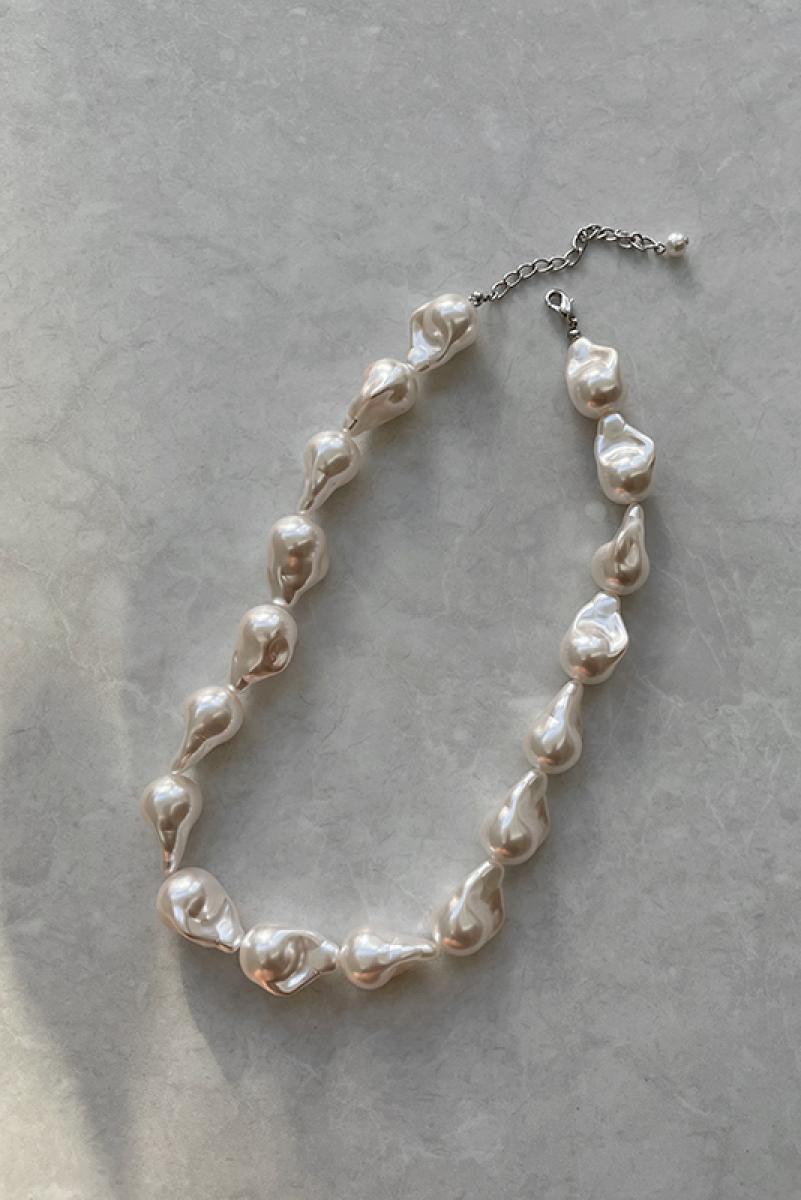 Deformation Pearl Necklace